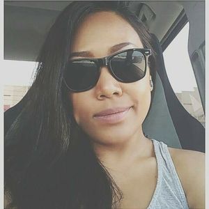 Meet your Posher, Naree